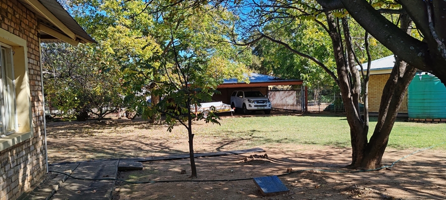 5 Bedroom Property for Sale in Vredefort Free State